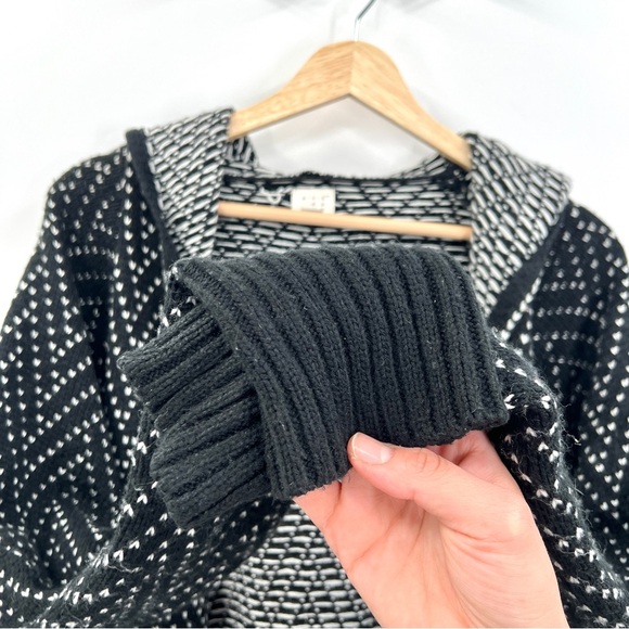 A NEW DAY Woman's Black & White Heart Knit Casual Long Line Cardigan Size L - Picture 8 of 15